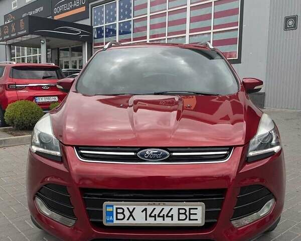 Красный Форд Эскейп, объемом двигателя 2 л и пробегом 218 тыс. км за 11999 $, фото 1 на Automoto.ua