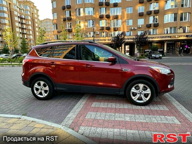 Червоний Форд Ескейп, об'ємом двигуна 20 л та пробігом 150 тис. км за 10950 $, фото 1 на Automoto.ua