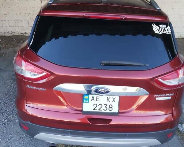 Красный Форд Эскейп, объемом двигателя 2 л и пробегом 216 тыс. км за 12000 $, фото 1 на Automoto.ua