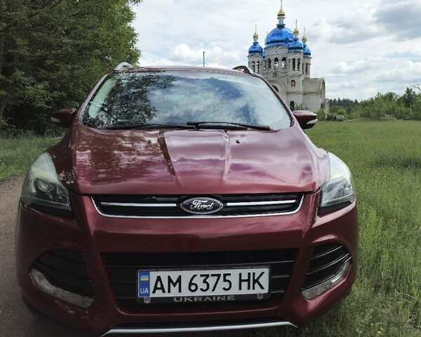 Красный Форд Эскейп, объемом двигателя 2 л и пробегом 106 тыс. км за 13800 $, фото 1 на Automoto.ua