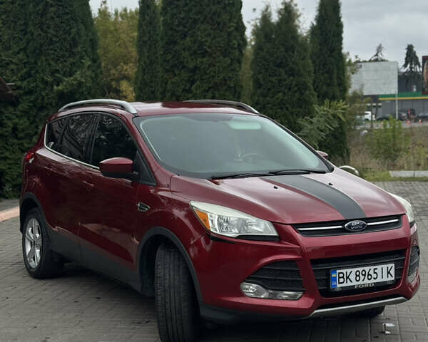 Красный Форд Эскейп, объемом двигателя 2 л и пробегом 270 тыс. км за 9500 $, фото 1 на Automoto.ua