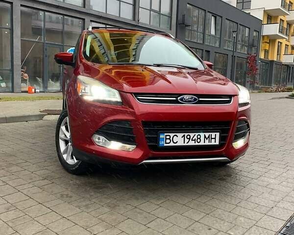 Красный Форд Эскейп, объемом двигателя 2 л и пробегом 141 тыс. км за 13000 $, фото 1 на Automoto.ua