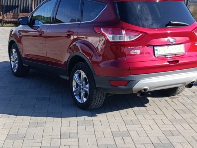 Форд Эскейп 2015 в Иршава на Automoto.ua Красный Форд Эскейп, объемом двигателя 2 л и пробегом 186 тыс. км за 10800 $, фото 1 на Automoto.ua