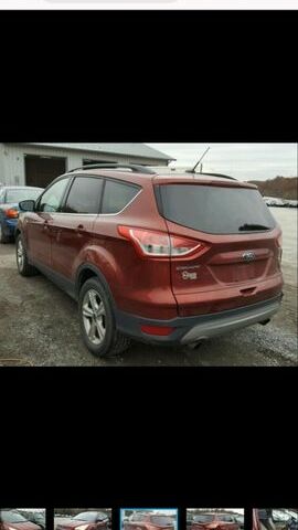 Красный Форд Эскейп, объемом двигателя 1.98 л и пробегом 166 тыс. км за 13437 $, фото 1 на Automoto.ua