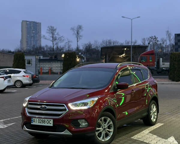 Красный Форд Эскейп, объемом двигателя 1.5 л и пробегом 94 тыс. км за 11000 $, фото 1 на Automoto.ua