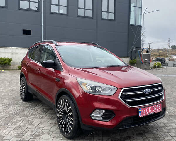 Красный Форд Эскейп, объемом двигателя 1.5 л и пробегом 154 тыс. км за 11999 $, фото 1 на Automoto.ua