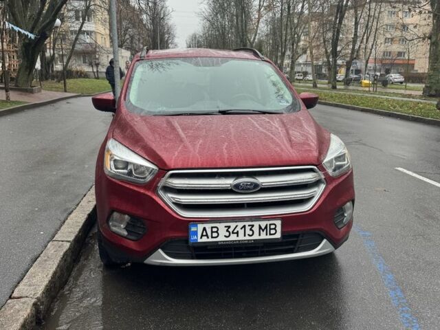 Красный Форд Эскейп, объемом двигателя 2 л и пробегом 180 тыс. км за 14000 $, фото 1 на Automoto.ua