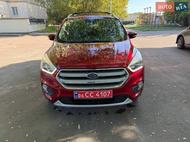 Красный Форд Эскейп, объемом двигателя 2 л и пробегом 240 тыс. км за 12500 $, фото 1 на Automoto.ua