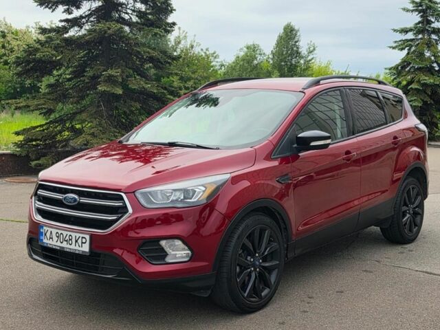 Червоний Форд Ескейп, об'ємом двигуна 1.5 л та пробігом 150 тис. км за 11693 $, фото 1 на Automoto.ua