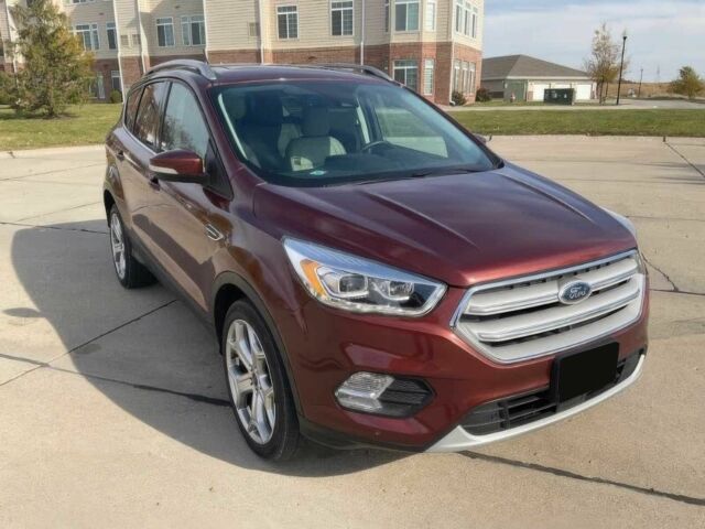 Красный Форд Эскейп, объемом двигателя 2 л и пробегом 47 тыс. км за 10000 $, фото 1 на Automoto.ua