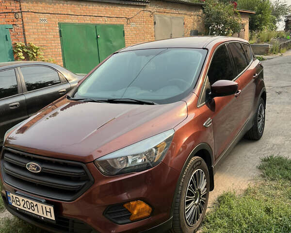 Красный Форд Эскейп, объемом двигателя 2.5 л и пробегом 161 тыс. км за 13500 $, фото 1 на Automoto.ua