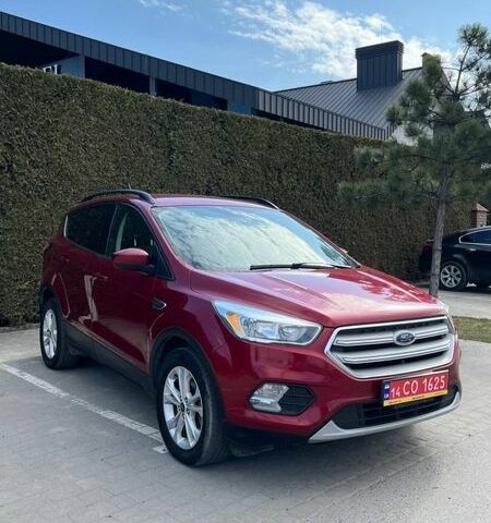 Красный Форд Эскейп, объемом двигателя 1.5 л и пробегом 203 тыс. км за 10999 $, фото 1 на Automoto.ua