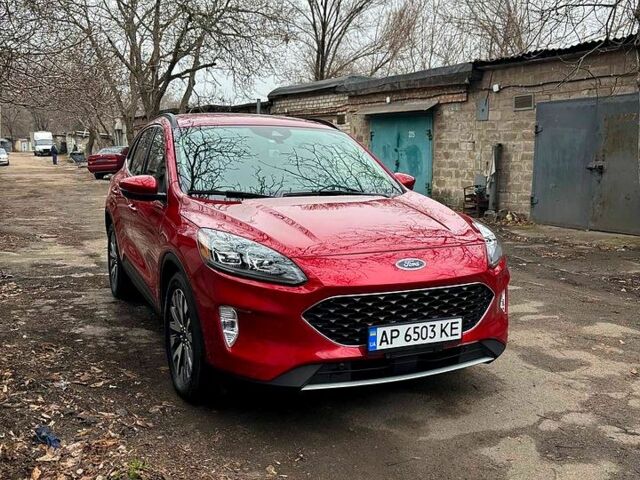 Красный Форд Эскейп, объемом двигателя 2.5 л и пробегом 17 тыс. км за 23500 $, фото 1 на Automoto.ua