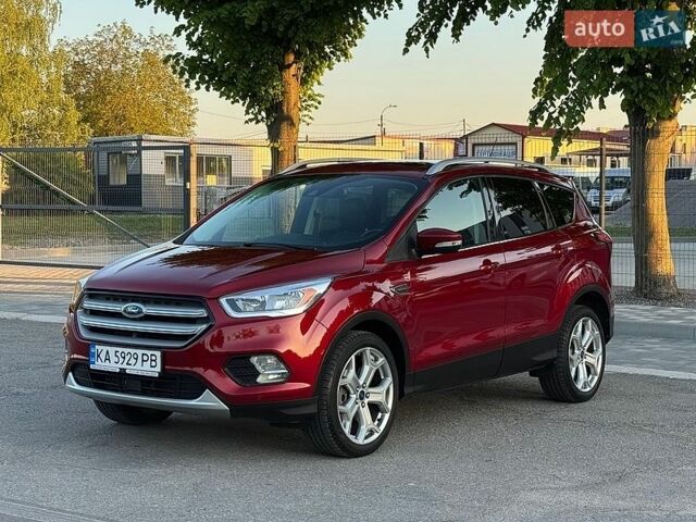 Красный Форд Эскейп, объемом двигателя 2 л и пробегом 123 тыс. км за 14800 $, фото 1 на Automoto.ua