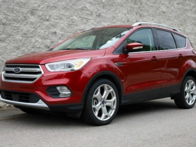 Красный Форд Эскейп, объемом двигателя 2 л и пробегом 106 тыс. км за 6500 $, фото 1 на Automoto.ua