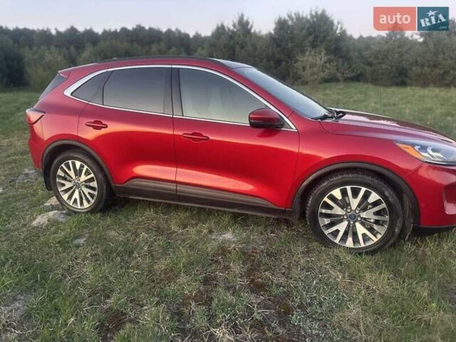 Красный Форд Эскейп, объемом двигателя 2.49 л и пробегом 124 тыс. км за 21900 $, фото 1 на Automoto.ua