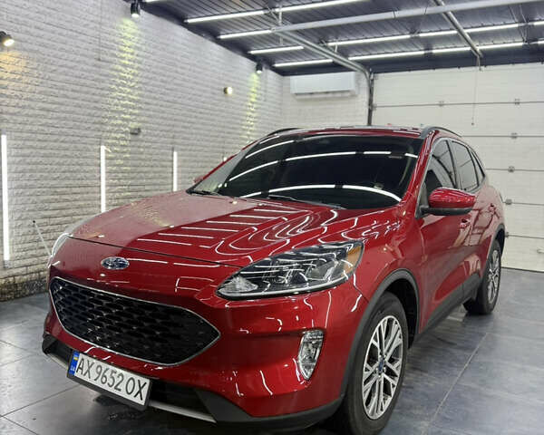 Червоний Форд Ескейп, об'ємом двигуна 1.5 л та пробігом 35 тис. км за 19300 $, фото 1 на Automoto.ua