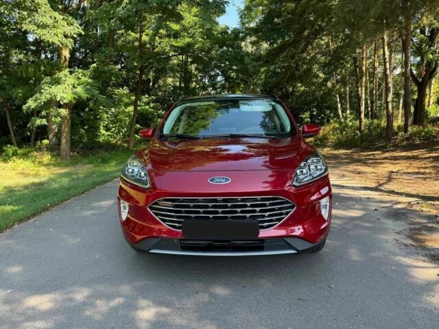 Красный Форд Эскейп, объемом двигателя 2 л и пробегом 83 тыс. км за 11999 $, фото 1 на Automoto.ua