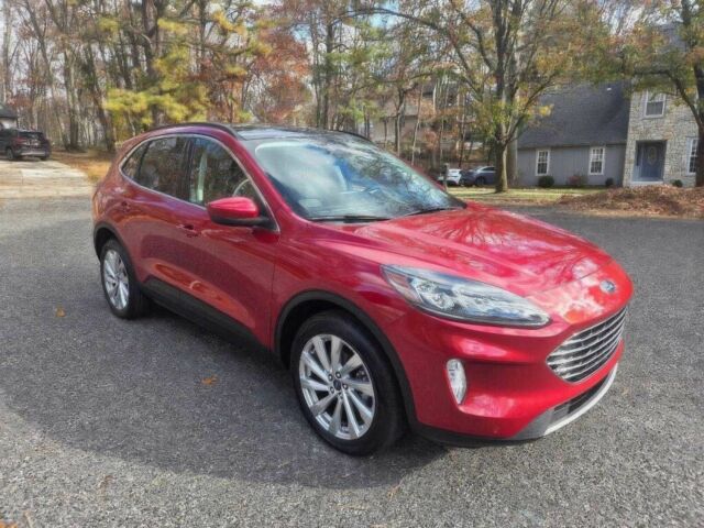 Червоний Форд Ескейп, об'ємом двигуна 2 л та пробігом 14 тис. км за 11300 $, фото 1 на Automoto.ua