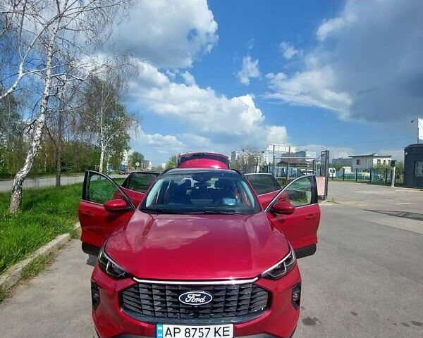 Красный Форд Эскейп, объемом двигателя 2 л и пробегом 12 тыс. км за 24000 $, фото 1 на Automoto.ua