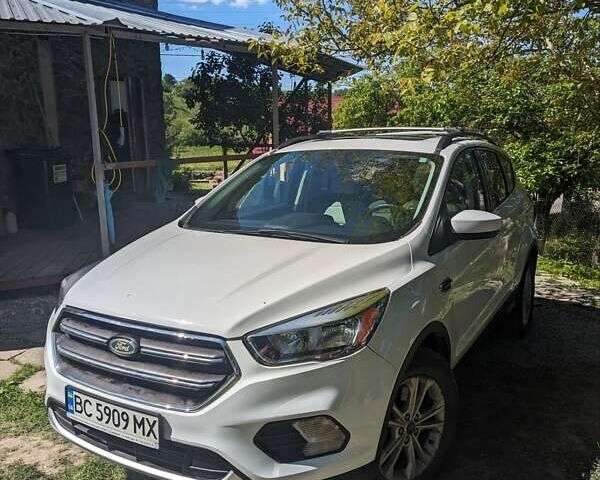 Форд Эскейп, объемом двигателя 2 л и пробегом 129 тыс. км за 13200 $, фото 1 на Automoto.ua