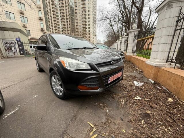 Серый Форд Эскейп, объемом двигателя 2.5 л и пробегом 250 тыс. км за 8700 $, фото 1 на Automoto.ua