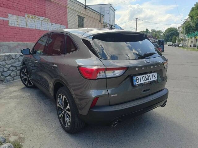 Сірий Форд Ескейп, об'ємом двигуна 1.5 л та пробігом 16 тис. км за 21000 $, фото 1 на Automoto.ua