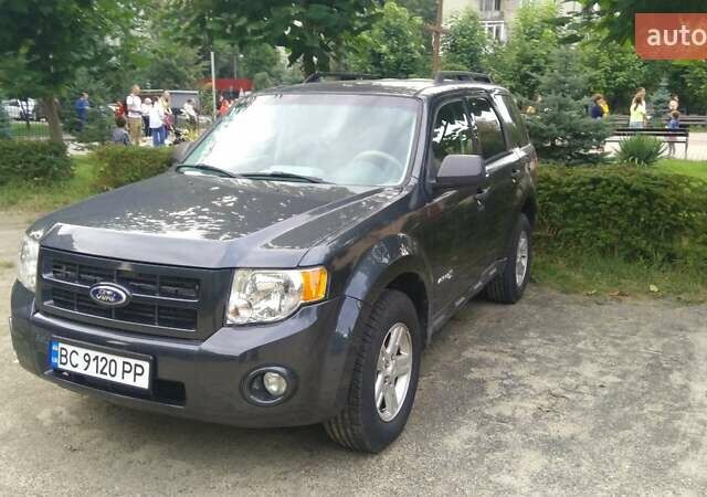 Серый Форд Эскейп, объемом двигателя 2.5 л и пробегом 185 тыс. км за 10550 $, фото 1 на Automoto.ua