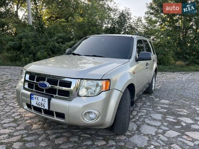 Серый Форд Эскейп, объемом двигателя 2.5 л и пробегом 312 тыс. км за 7750 $, фото 1 на Automoto.ua