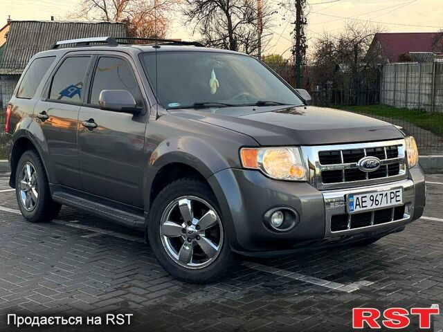 Серый Форд Эскейп, объемом двигателя 3 л и пробегом 208 тыс. км за 8700 $, фото 1 на Automoto.ua
