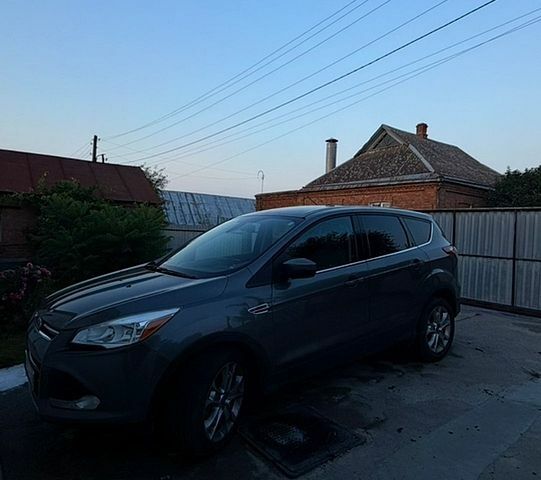 Сірий Форд Ескейп, об'ємом двигуна 2 л та пробігом 161 тис. км за 10500 $, фото 1 на Automoto.ua