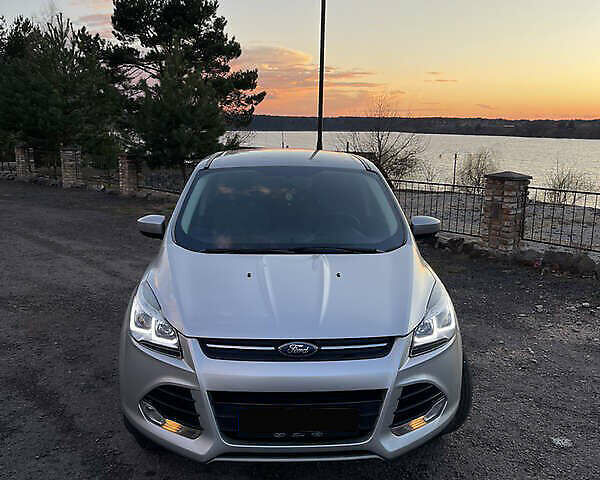 Сірий Форд Ескейп, об'ємом двигуна 1.6 л та пробігом 140 тис. км за 10000 $, фото 1 на Automoto.ua