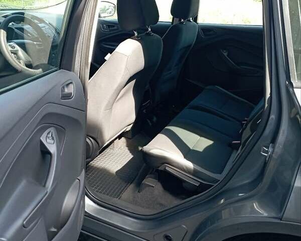 Серый Форд Эскейп, объемом двигателя 2.5 л и пробегом 223 тыс. км за 10400 $, фото 1 на Automoto.ua