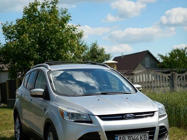 Серый Форд Эскейп, объемом двигателя 2 л и пробегом 133 тыс. км за 10500 $, фото 1 на Automoto.ua