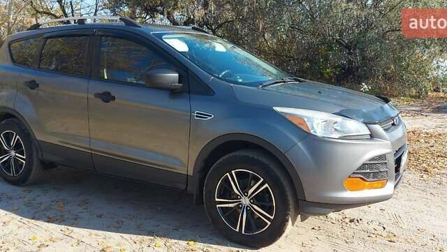 Серый Форд Эскейп, объемом двигателя 2.5 л и пробегом 250 тыс. км за 10900 $, фото 1 на Automoto.ua