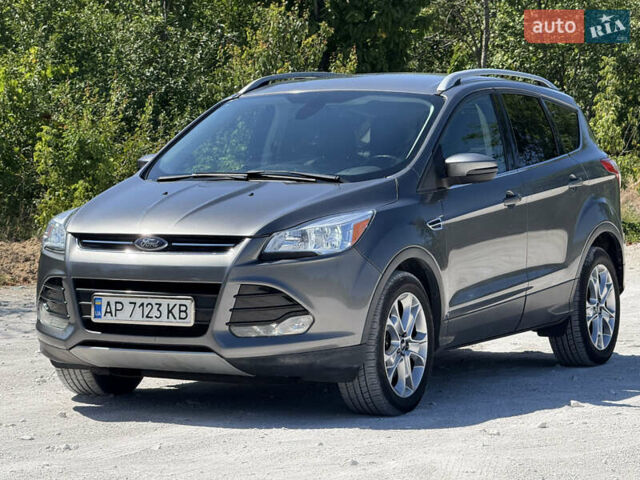 Серый Форд Эскейп, объемом двигателя 2 л и пробегом 133 тыс. км за 13800 $, фото 1 на Automoto.ua
