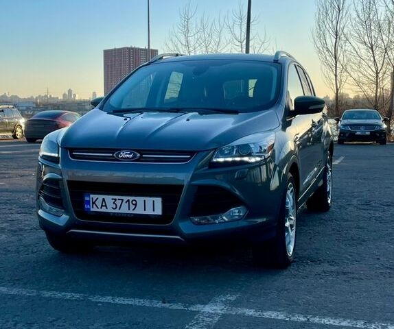 Серый Форд Эскейп, объемом двигателя 2 л и пробегом 199 тыс. км за 13800 $, фото 1 на Automoto.ua