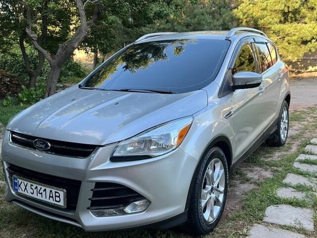 Сірий Форд Ескейп, об'ємом двигуна 2 л та пробігом 200 тис. км за 10700 $, фото 1 на Automoto.ua
