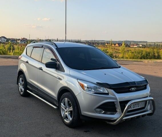 Сірий Форд Ескейп, об'ємом двигуна 2.5 л та пробігом 140 тис. км за 278 $, фото 1 на Automoto.ua