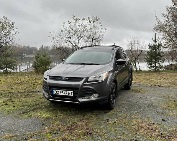 Серый Форд Эскейп, объемом двигателя 2.5 л и пробегом 165 тыс. км за 11333 $, фото 1 на Automoto.ua
