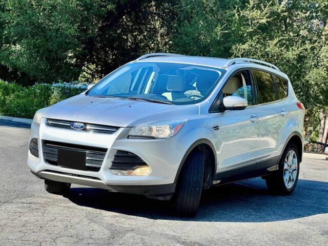Форд Эскейп 2015 в Одессе на Automoto.ua Серый Форд Эскейп, объемом двигателя 2 л и пробегом 77 тыс. км за 1900 $, фото 1 на Automoto.ua