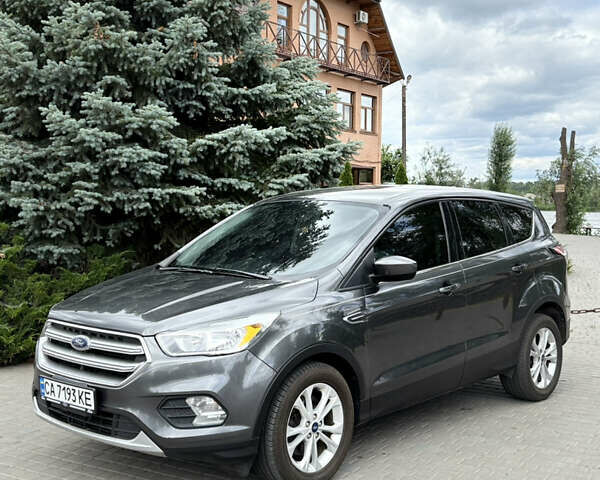 Серый Форд Эскейп, объемом двигателя 1.5 л и пробегом 256 тыс. км за 11999 $, фото 1 на Automoto.ua