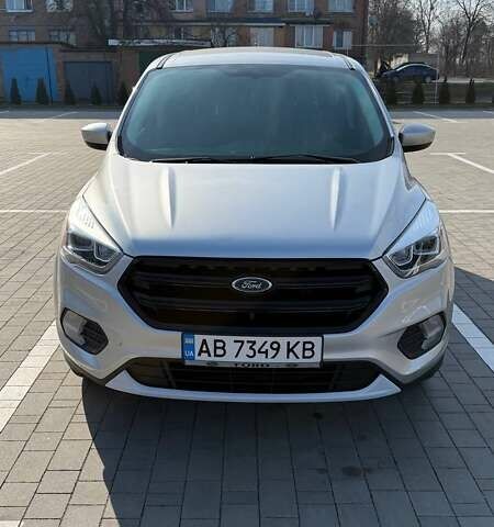 Серый Форд Эскейп, объемом двигателя 1.5 л и пробегом 131 тыс. км за 10999 $, фото 1 на Automoto.ua