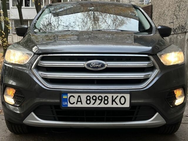 Сірий Форд Ескейп, об'ємом двигуна 1.5 л та пробігом 143 тис. км за 13000 $, фото 1 на Automoto.ua