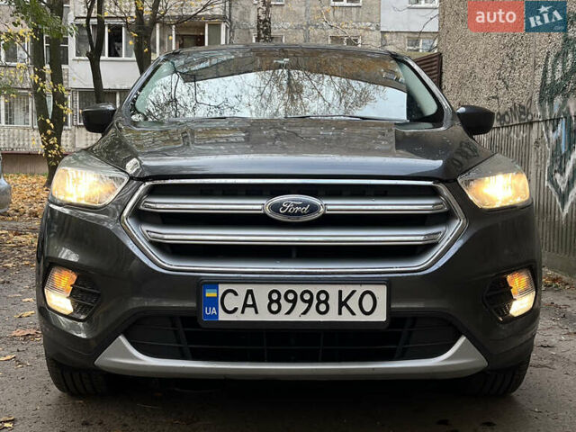 Серый Форд Эскейп, объемом двигателя 1.5 л и пробегом 143 тыс. км за 13000 $, фото 1 на Automoto.ua