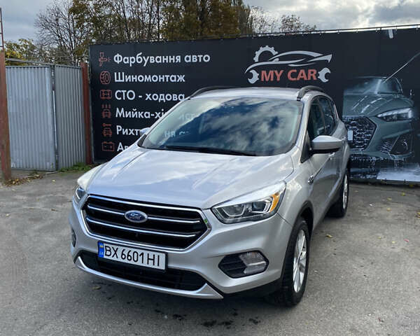 Сірий Форд Ескейп, об'ємом двигуна 1.5 л та пробігом 148 тис. км за 11700 $, фото 1 на Automoto.ua