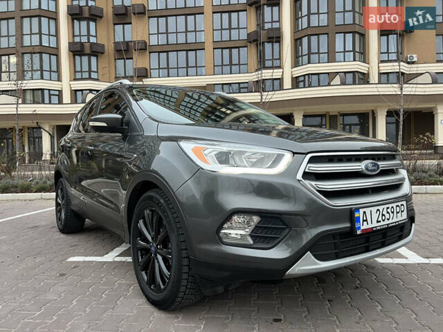Сірий Форд Ескейп, об'ємом двигуна 2 л та пробігом 139 тис. км за 14800 $, фото 1 на Automoto.ua