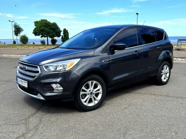 Форд Эскейп 2016 в Черкассах на Automoto.ua Серый Форд Эскейп, объемом двигателя 2 л и пробегом 161 тыс. км за 14500 $, фото 1 на Automoto.ua