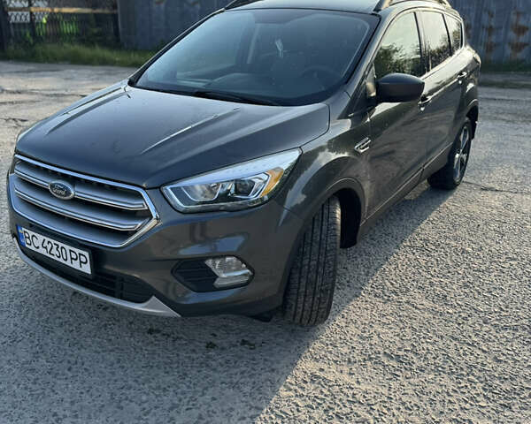 Форд Эскейп 2016 в Львове на Automoto.ua Серый Форд Эскейп, объемом двигателя 2 л и пробегом 136 тыс. км за 13000 $, фото 1 на Automoto.ua
