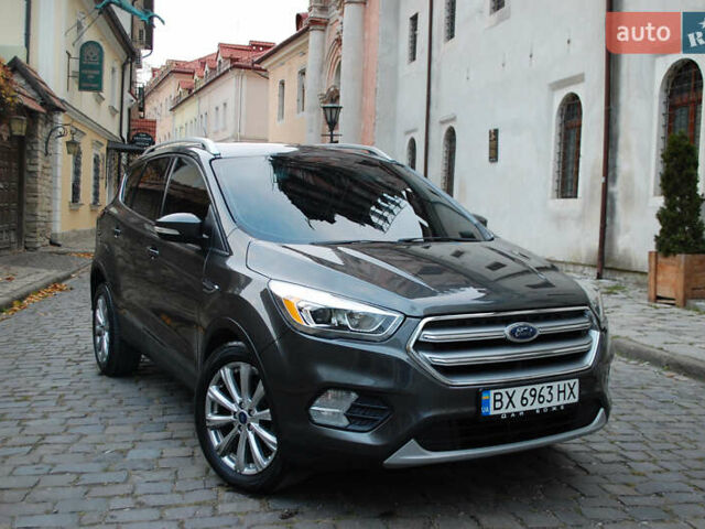 Сірий Форд Ескейп, об'ємом двигуна 1.5 л та пробігом 152 тис. км за 13000 $, фото 1 на Automoto.ua